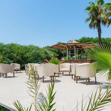 Hotel Nergos Garden Side